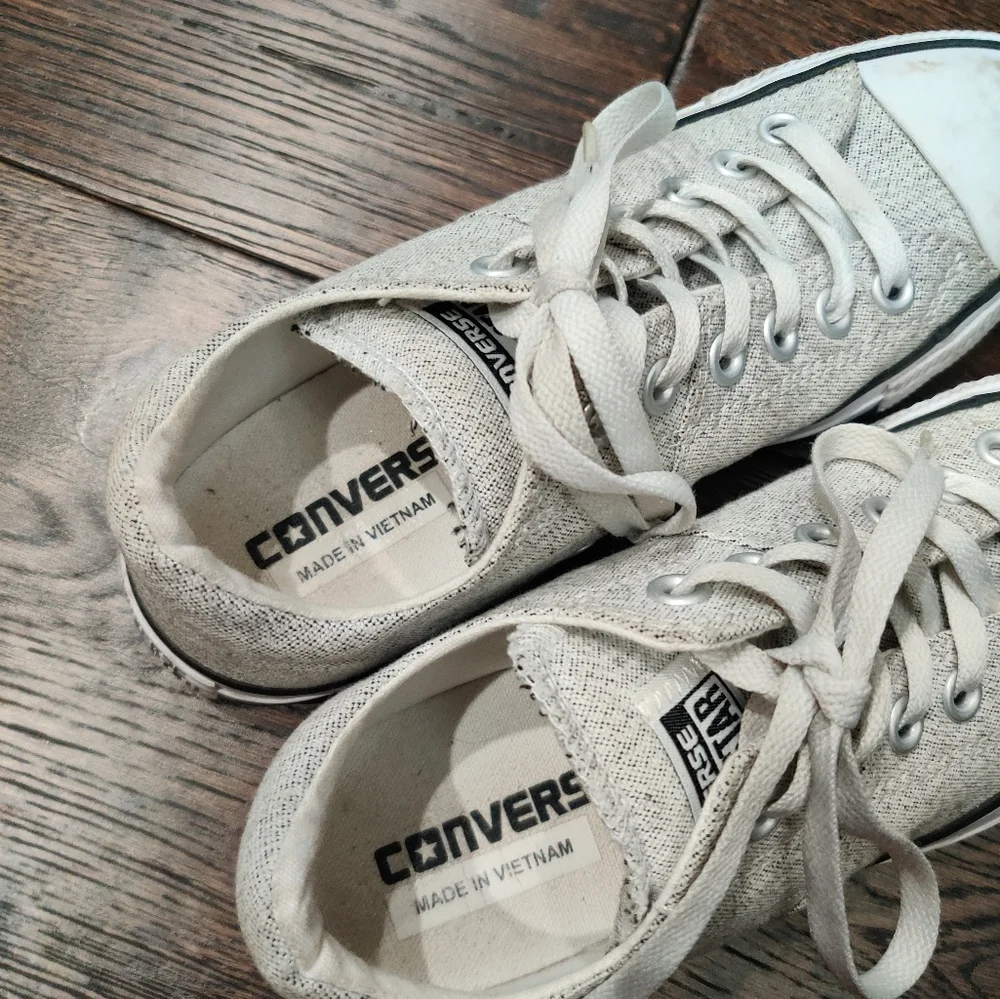 Converse - Picture 2 of 4